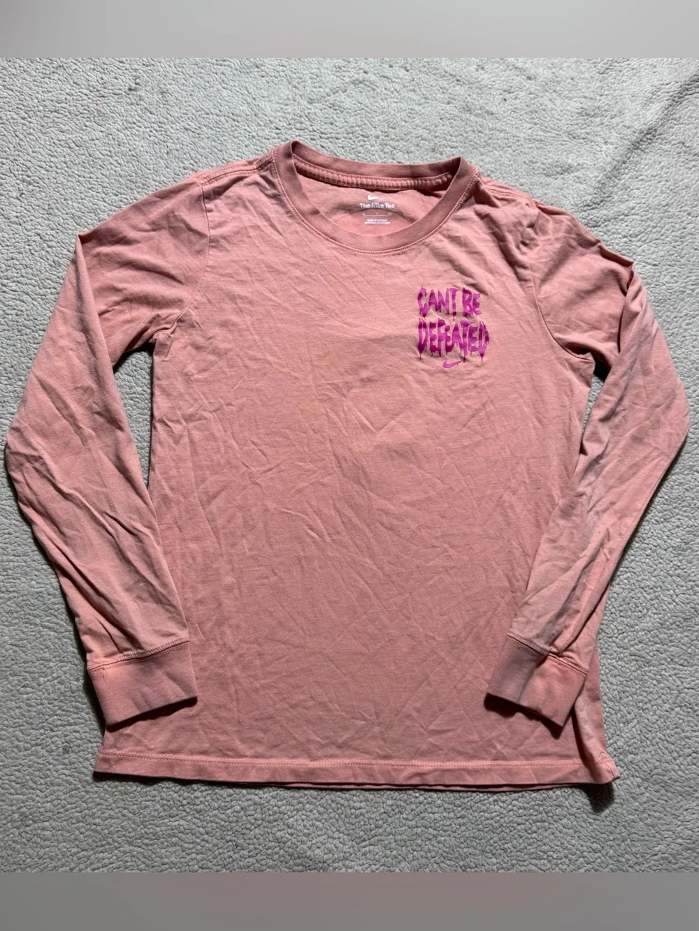 The Nike Tee Shirt Womens Small Long Sleeve Can’t Be‎ Defeated Fly Graphic Crew